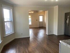 213 Lake Ave W, Unit 2 in Ladysmith, WI - Foto de edificio - Building Photo