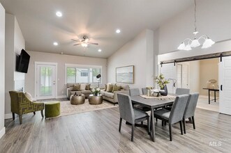 1115 W Olds River Dr in Meridian, ID - Building Photo - Building Photo