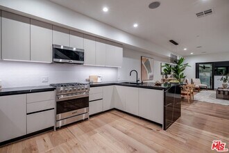 5629 Murray Ln in Los Angeles, CA - Foto de edificio - Building Photo