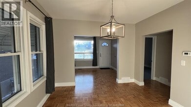 1514 Elsmere Ave in Windsor, ON - Building Photo - Building Photo