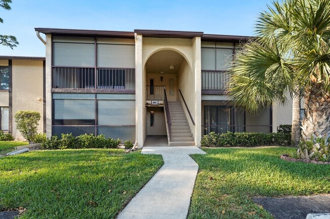 801 Sky Pine Way in Greenacres, FL - Building Photo - Building Photo