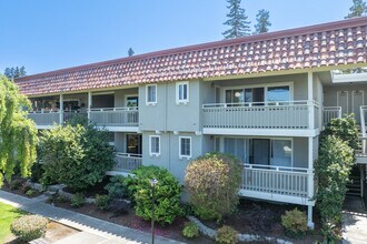 Stevens Creek Blvd in Santa Clara, CA - Building Photo - Building Photo