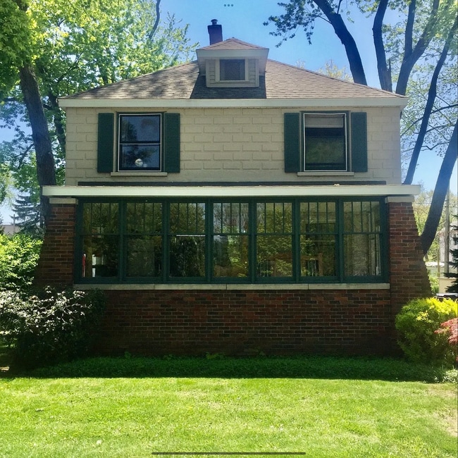 property at 272 E 15th St