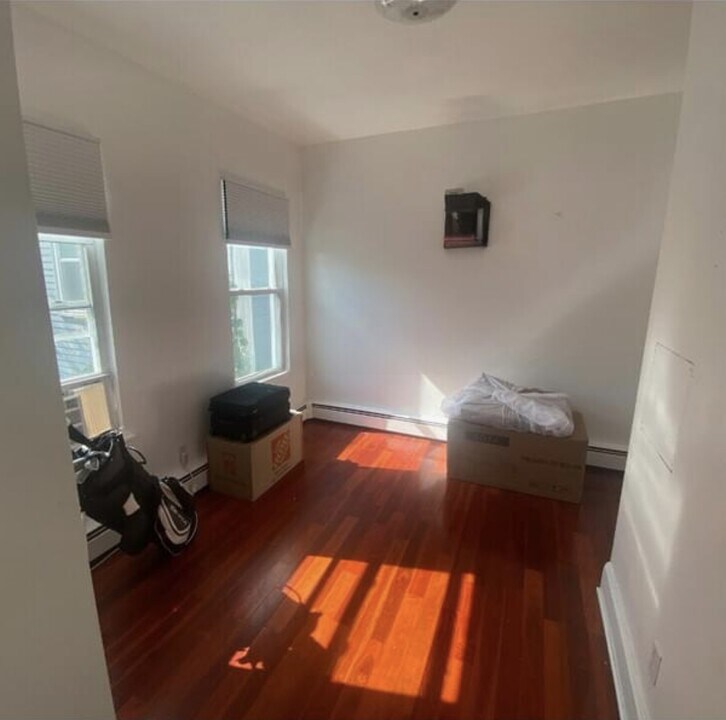 104 Sciarappa St, Unit 2 in Cambridge, MA - Foto de edificio