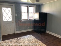 1579 Summit St photo'