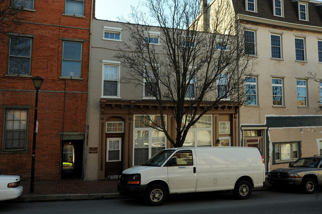 160 Locust St in Columbia, PA - Building Photo