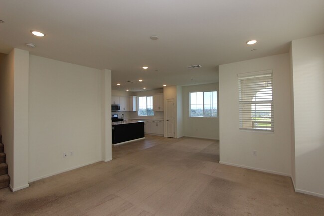 5231 Calle Rockfish in San Diego, CA - Building Photo - Building Photo