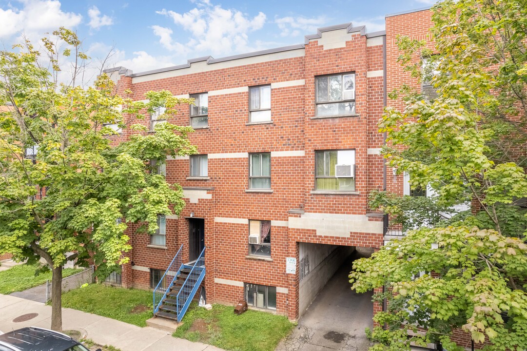 1990 Richardson Rue in Montréal, QC - Building Photo