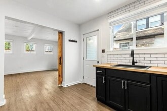 6541 SE 89th Ave, Unit B in Portland, OR - Building Photo - Building Photo