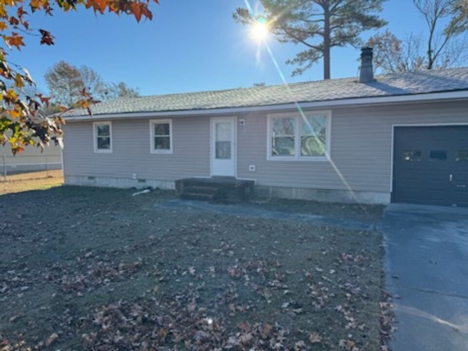 6 Evelyn Cir in Havelock, NC - Building Photo