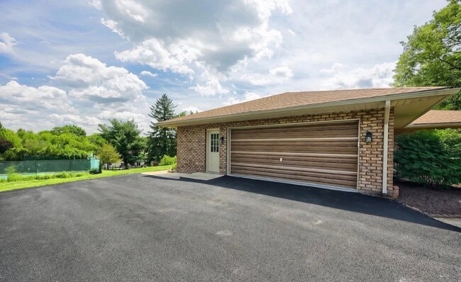 property at 87 Churchill Dr