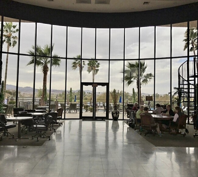 777 Harrah Way in Lake Havasu City, AZ - Foto de edificio - Building Photo