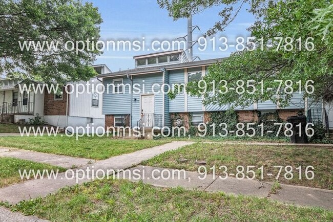 17327 E 42nd St S in Independence, MO - Building Photo - Building Photo