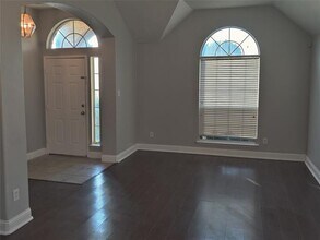 7911 Decoy Dr in Arlington, TX - Building Photo - Building Photo