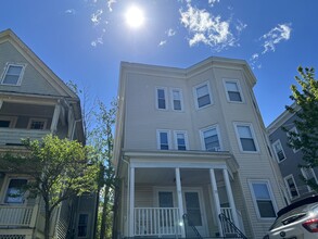 35 Hancock St, Unit 1 in Somerville, MA - Building Photo - Building Photo