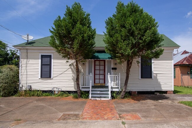 property at 1211 Holly St