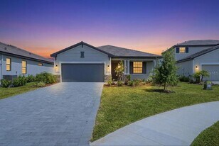 5309 Seal Isle Ct in Bradenton, FL - Building Photo