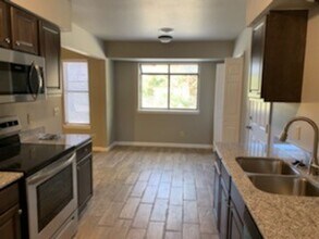 2865 N Sunny Ln in Fayetteville, AR - Building Photo - Building Photo