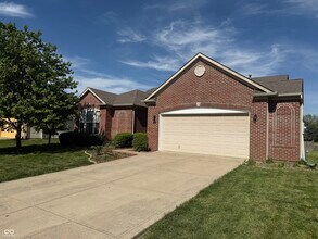 1055 Woodfield Ct in Greenwood, IN - Building Photo - Building Photo