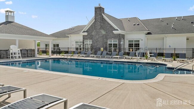 932 Vanderbergh Blvd in Monroe Township, NJ - Building Photo - Building Photo