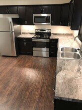 36 Limit St in Leavenworth, KS - Building Photo - Building Photo