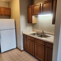 1300 Washington Ave. in Baraboo, WI - Building Photo