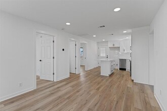 901 S Church St in Georgetown, TX - Building Photo - Building Photo