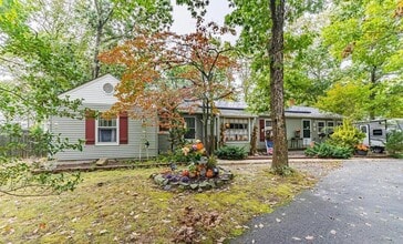 108 4th Ave in Tuckerton, NJ - Building Photo - Building Photo