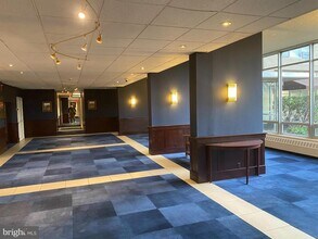 1030 E Lancaster Ave in Bryn Mawr, PA - Building Photo - Building Photo