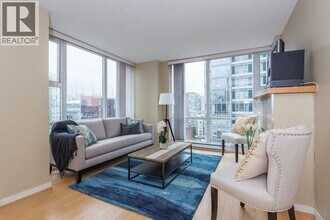 1077 Marinaside Crescent in Vancouver, BC - Building Photo - Building Photo