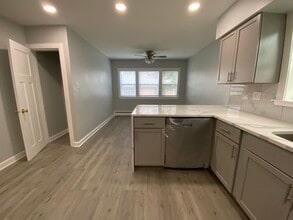 2228 W 71st St, Unit 1 in Chicago, IL - Building Photo - Building Photo