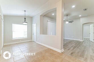 319 Erie Ct in Kissimmee, FL - Foto de edificio - Building Photo