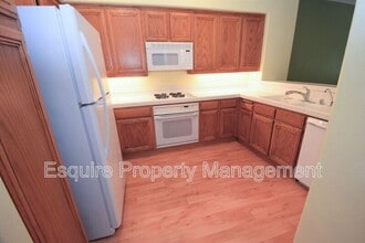 215 Camino Toluca in Camarillo, CA - Building Photo - Building Photo