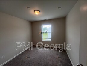 106 Sarah Ln in Lagrange, GA - Building Photo - Building Photo