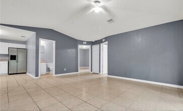 4508 30th St SW, Unit 4510 in Lehigh Acres, FL - Building Photo - Building Photo