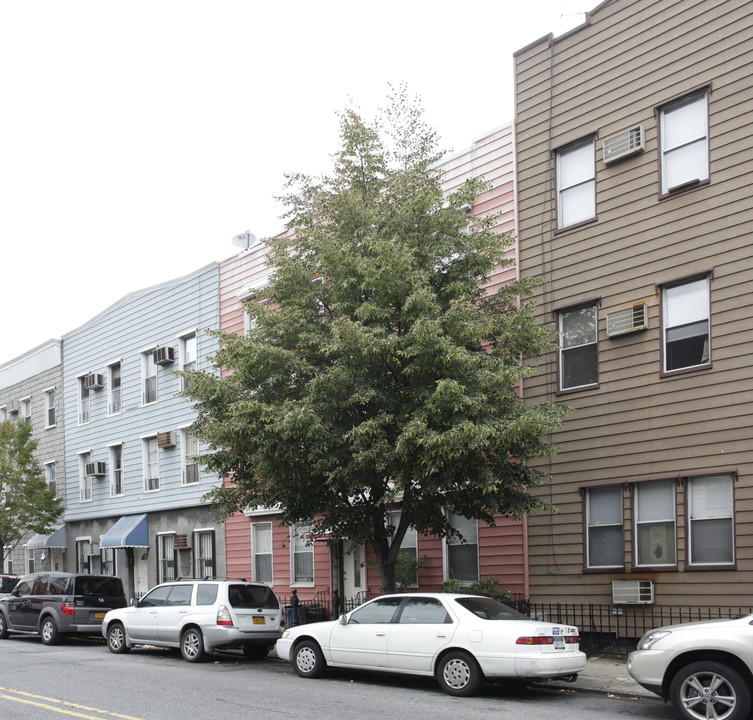 706-708 Lorimer St in Brooklyn, NY - Building Photo