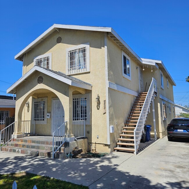 property at 1539 W 58th St