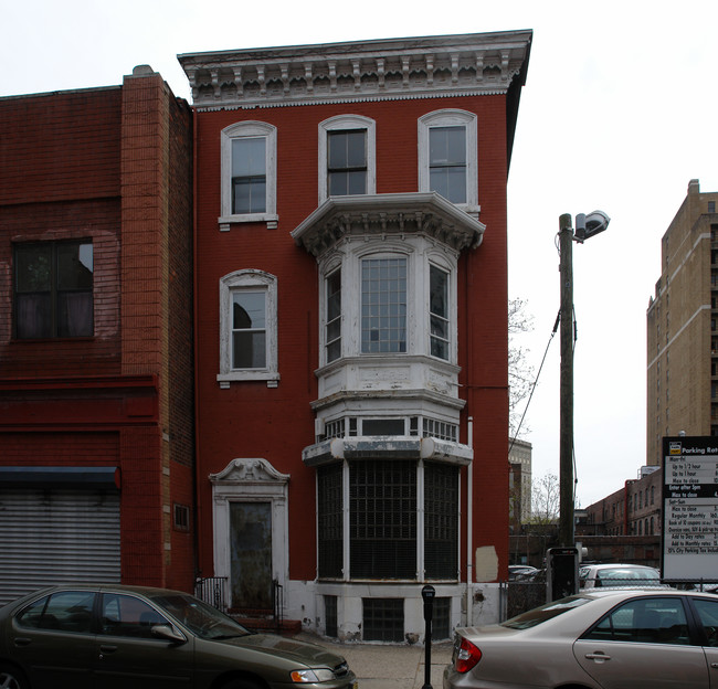 26 Halsey St in Newark, NJ - Foto de edificio - Building Photo