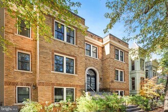 317 3rd St SE in Washington, DC - Building Photo - Building Photo