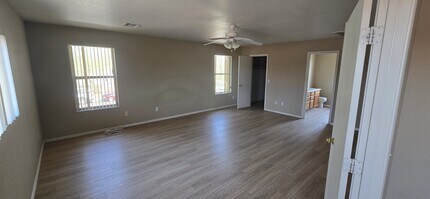 2369 E 35th Ave in Apache Junction, AZ - Foto de edificio - Building Photo