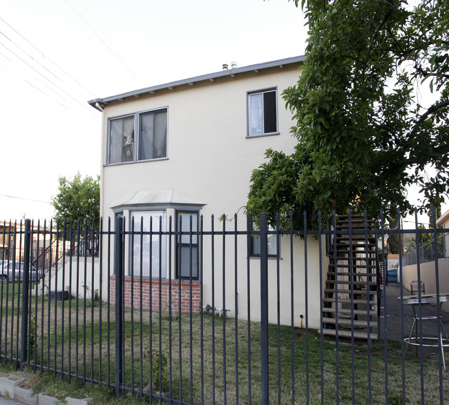 6800-6810 Radford Ave in North Hollywood, CA - Building Photo - Building Photo