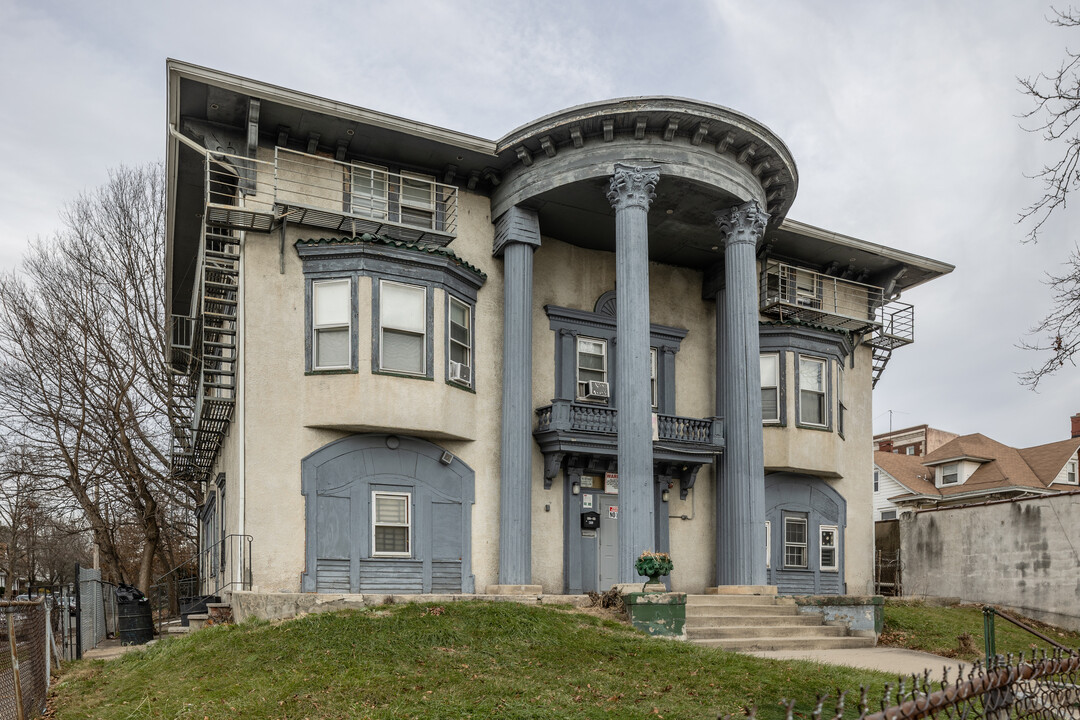 677 Clinton Ave in Newark, NJ - Foto de edificio