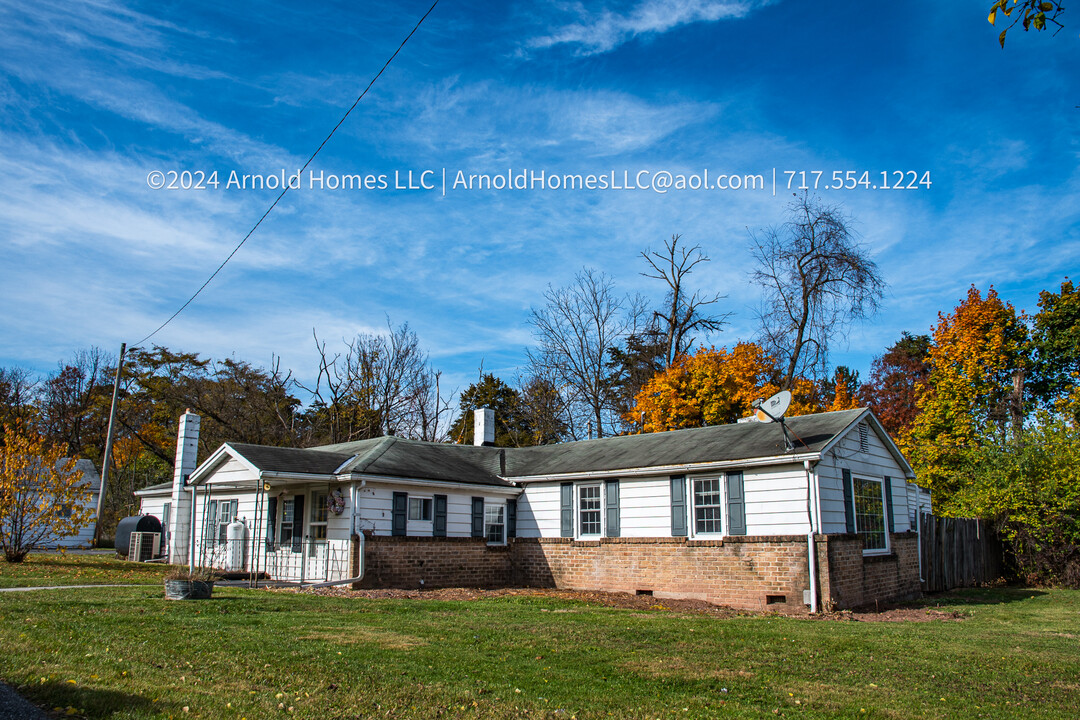 2410 Granite Station Rd in Gettysburg, PA - Building Photo