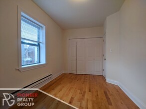 811 W Cornelia Ave, Unit 3 in Chicago, IL - Building Photo - Building Photo