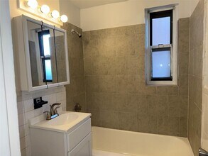 237 N Broadway in Yonkers, NY - Building Photo - Building Photo