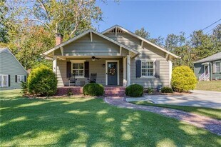 253 N Forest Ave NE in Marietta, GA - Building Photo