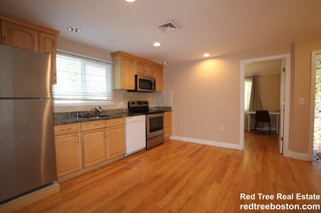50 Undine Rd in Boston, MA - Building Photo - Building Photo