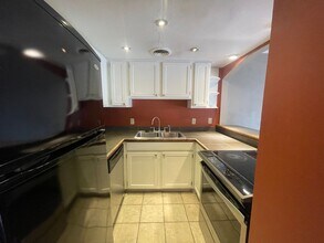 1820 E Kings Hwy in Shreveport, LA - Building Photo - Building Photo