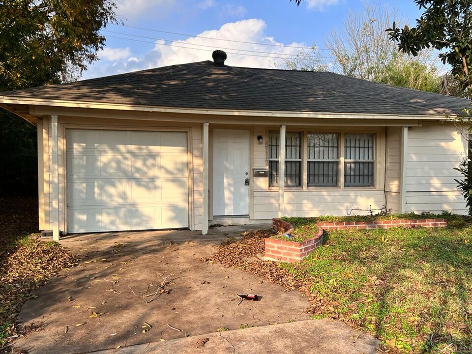 5117 Longmeadow St in Houston, TX - Building Photo