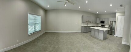 2571 Gulfstream Rd in Palm Springs, FL - Building Photo - Building Photo